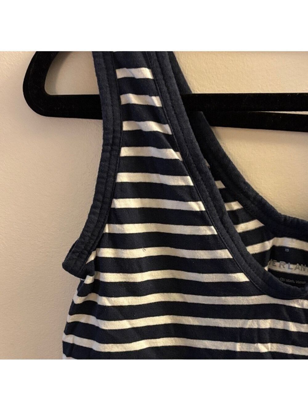 Cropped Everlane Striped Navy and White Women's Top - Picture 3 of 3